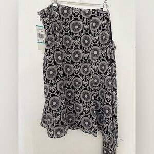 Le Suit Black and White A-Line Skirt with a Neck or Waist Scarf